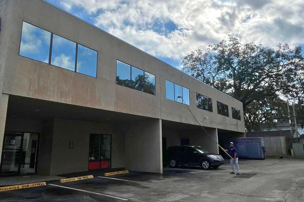 Commercial building window cleaning in Jacksonville